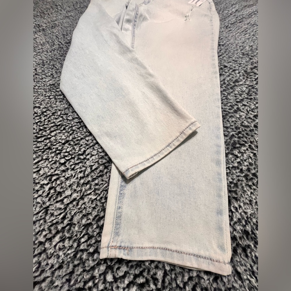 Time and Tru High Rise Jeans - Picture 4 of 10